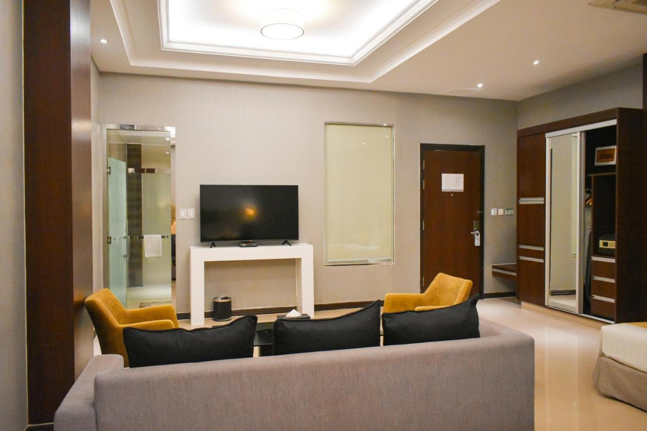 Mg Grand Hotel Olongapo Zewnętrze zdjęcie