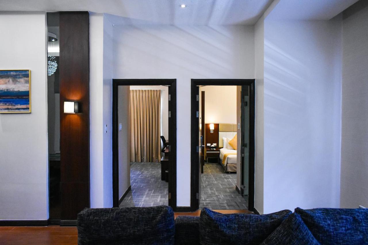 Mg Grand Hotel Olongapo Zewnętrze zdjęcie